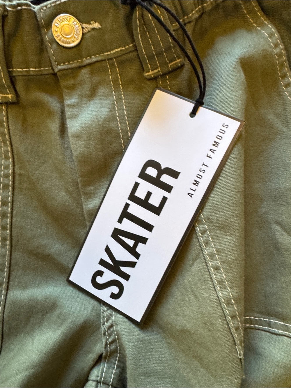 Almost Famous Olive Green Cargo skater Pants woman’s small. Brand new - Picture 3 of 5